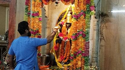 Famous temple of Lord Vishnu smile special story in Gorakhpur