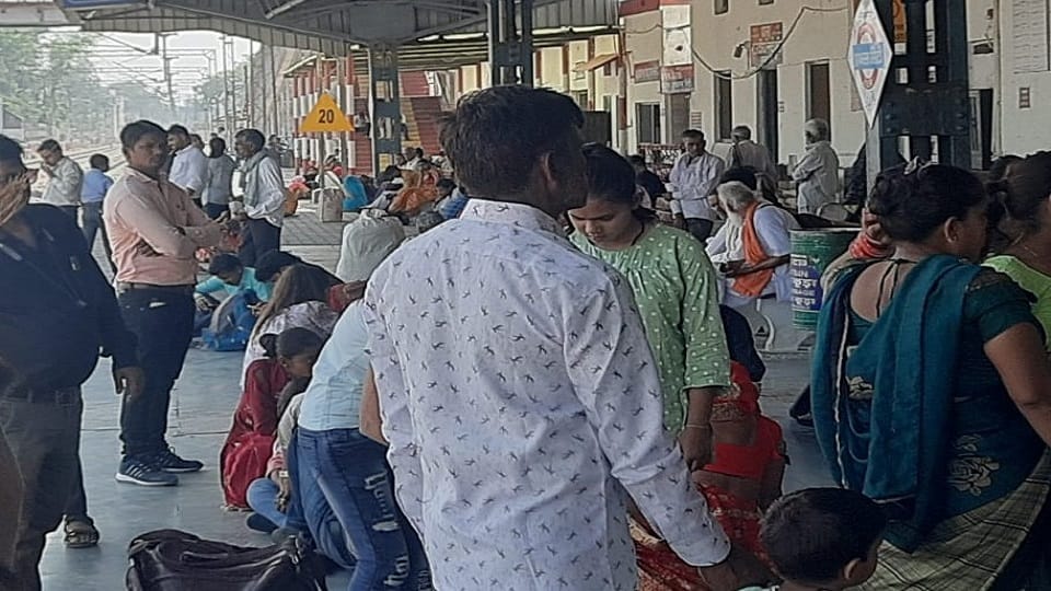 Hathras Mathura passenger train got delayed