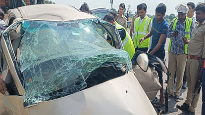 Kannauj: Car overturned after colliding with divider on expressway, four people killed, three injured