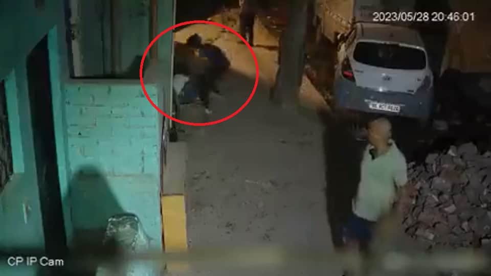Sakshi Murder Case: Delhi's Shahbad Dairy Area Youth Kills Minor Girl News in Hindi