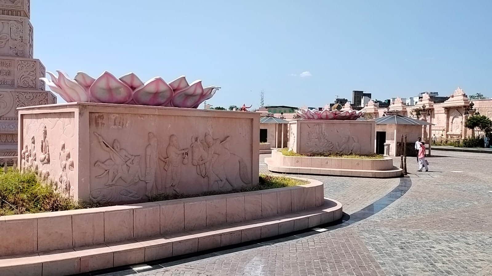 Mahakal Lok: The idols of Saptarishi were kept in the parking lot, the base of the idols was weak