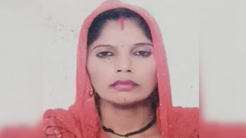 Woman killed by attacking with sharp weapon