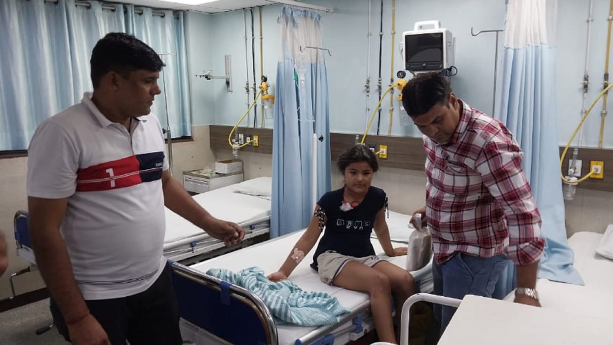 Pitbull attacked on daughter of constable in Kankarkheda of Meerut