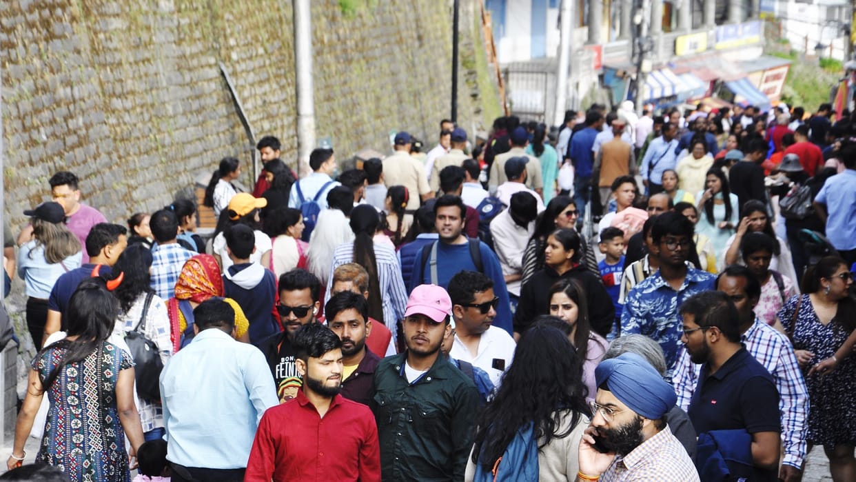 Tourist season in himachal pradesh 29 thousand vehicles enter shimla in three days