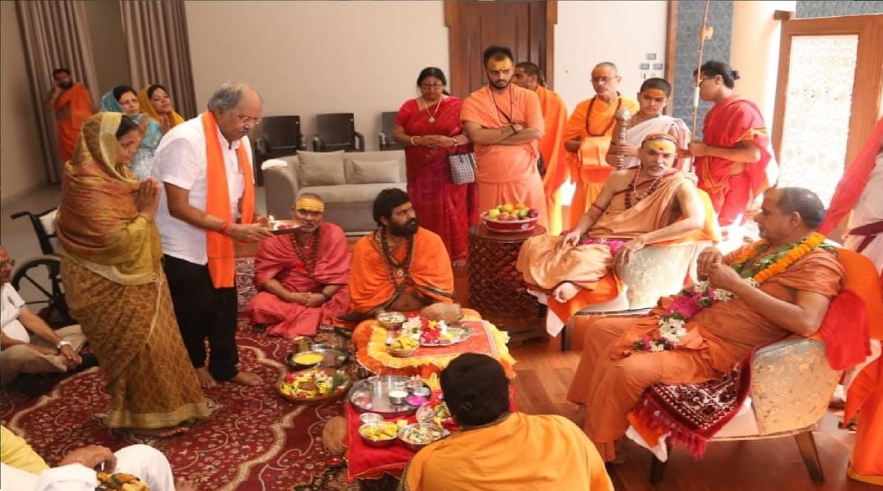 Three Shankaracharyas reached to Chhattisgarh: Jagatguru Sadanand Saraswati and Swami Avimukteshwaranand rea
