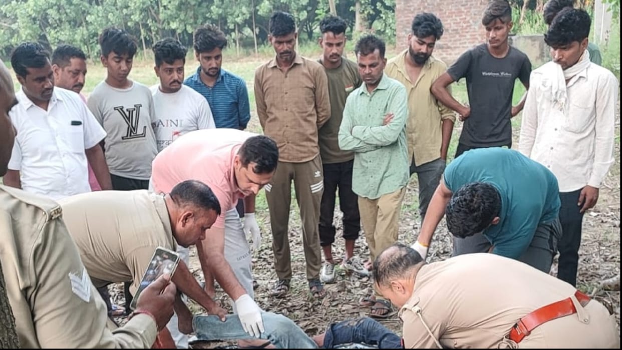 A youth has murdred and dead body throw in field in near police chowki in Saharanpur
