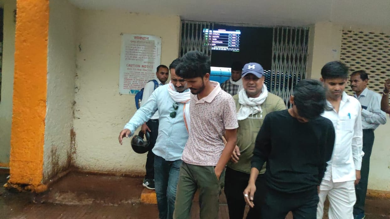 Police caught ganja smugglers in Satna, seized five bags, was bullying the police