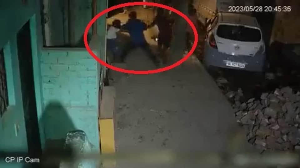 Sakshi Murder Case: Delhi's Shahbad Dairy Area Youth Kills Minor Girl News in Hindi