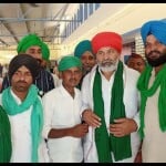 समर्थकों के साथ राकेश टिकैत