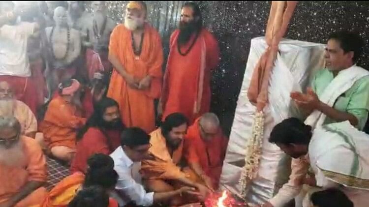 Ganga Dussehra 2023: उज्जैन में लहराई सनातन की पताका, साधु-संतों ने निकाली पेशवाई, किया स्नान