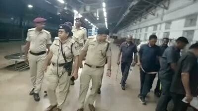 Bihar News : पटना जंक्शन को बम से उड़ाने की धमकी, बम स्कवॉड की टीम ने चलाया सर्च ऑपरेशन; यहां से आया था कॉल Bihar News: Threat to blow up Patna Junction, bomb squad team conducts search operation, rumor
