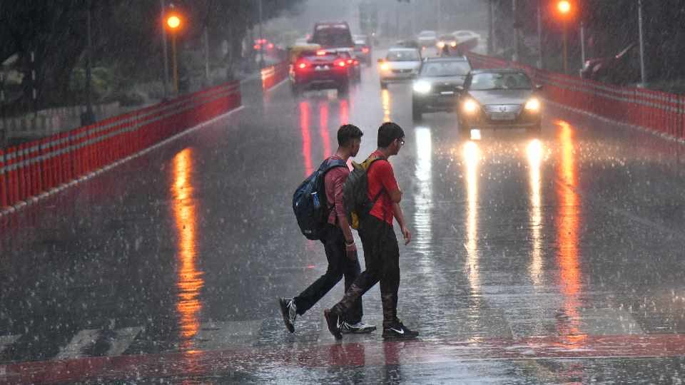 Weather Updates, Yellow and Orange alert for rain in many parts including Eastern UP Bihar today