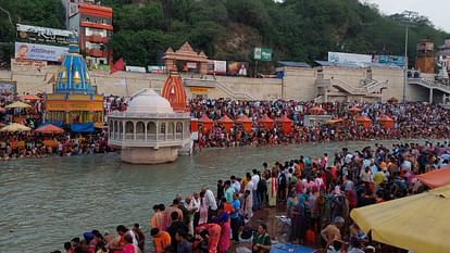 Ganga Dussehra 2023 Huge Crowd of Devotees Gathered for Ganga Snan in Haridwar See Photos