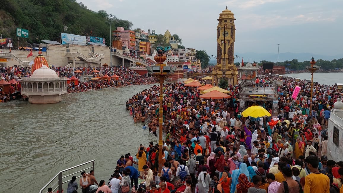 Ganga Dussehra 2023 Huge Crowd of Devotees Gathered for Ganga Snan in Haridwar See Photos