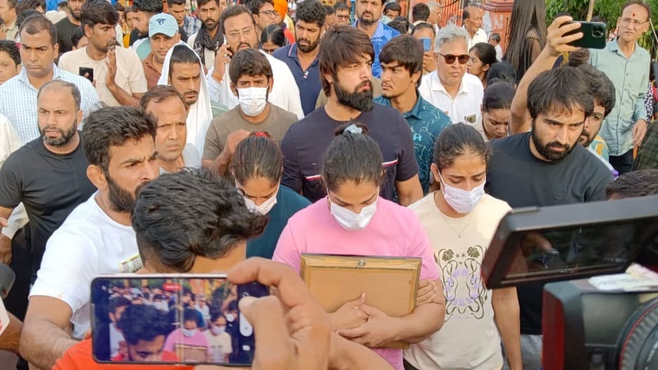 Wrestlers protest: Players will Throw medals in Ganga river in Haridwar today