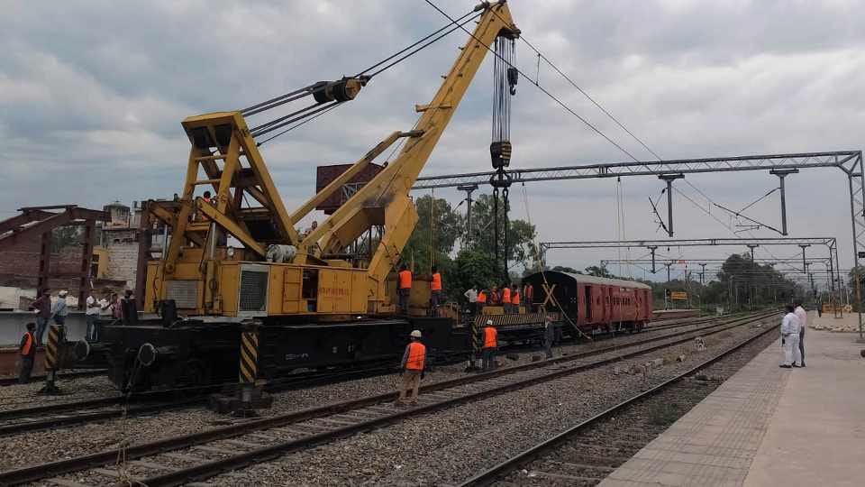 Nine trains canceled on Pathankot-Amritsar and Jammu Tawi rail sections