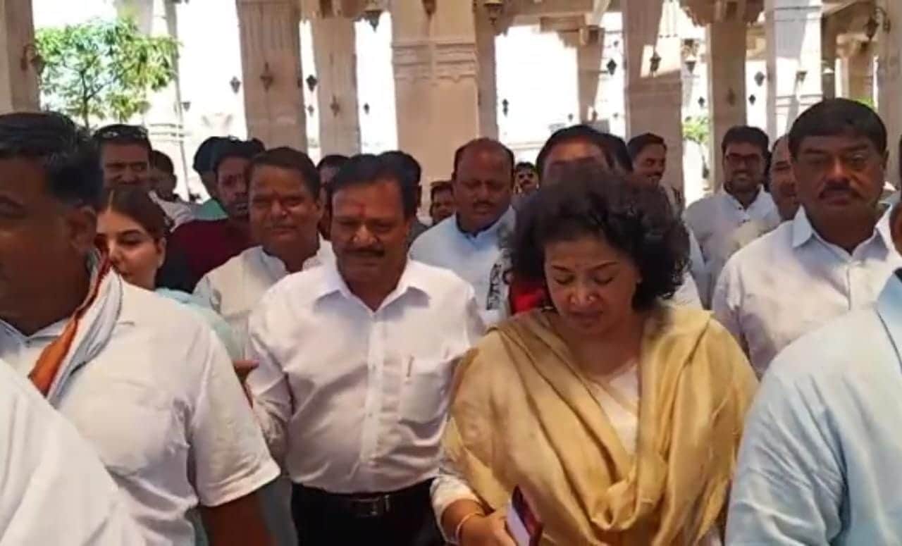 Ujjain Mahakal Lok: Artisans came from Surat to repair broken idols of Saptarishi, Congress inspected