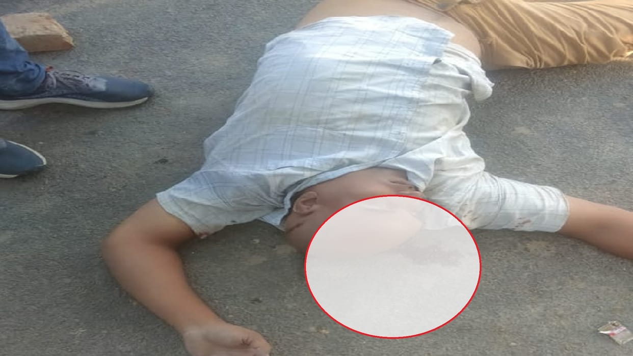 Varanasi Crime: The morale of miscreants in Varanasi is high, two people riding a bike hit the young man with