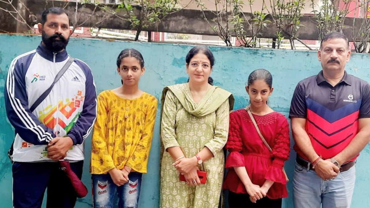 Ruchika and Kangana will participate in the National Yogasan Competition