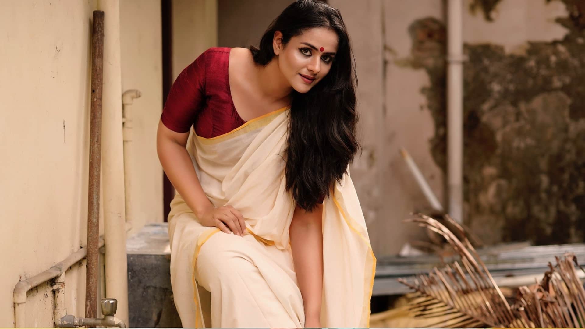 Mamangam Mammootty Co Star Prachi Tehlan reveals there is a threat to his life