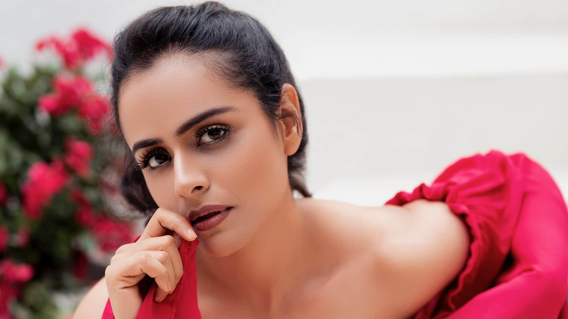 Mamangam Mammootty Co Star Prachi Tehlan reveals there is a threat to his life