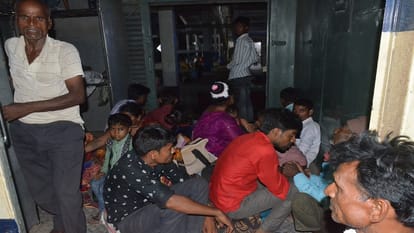sleeper coaches became general coaches due to heavy rush of passengers in trains
