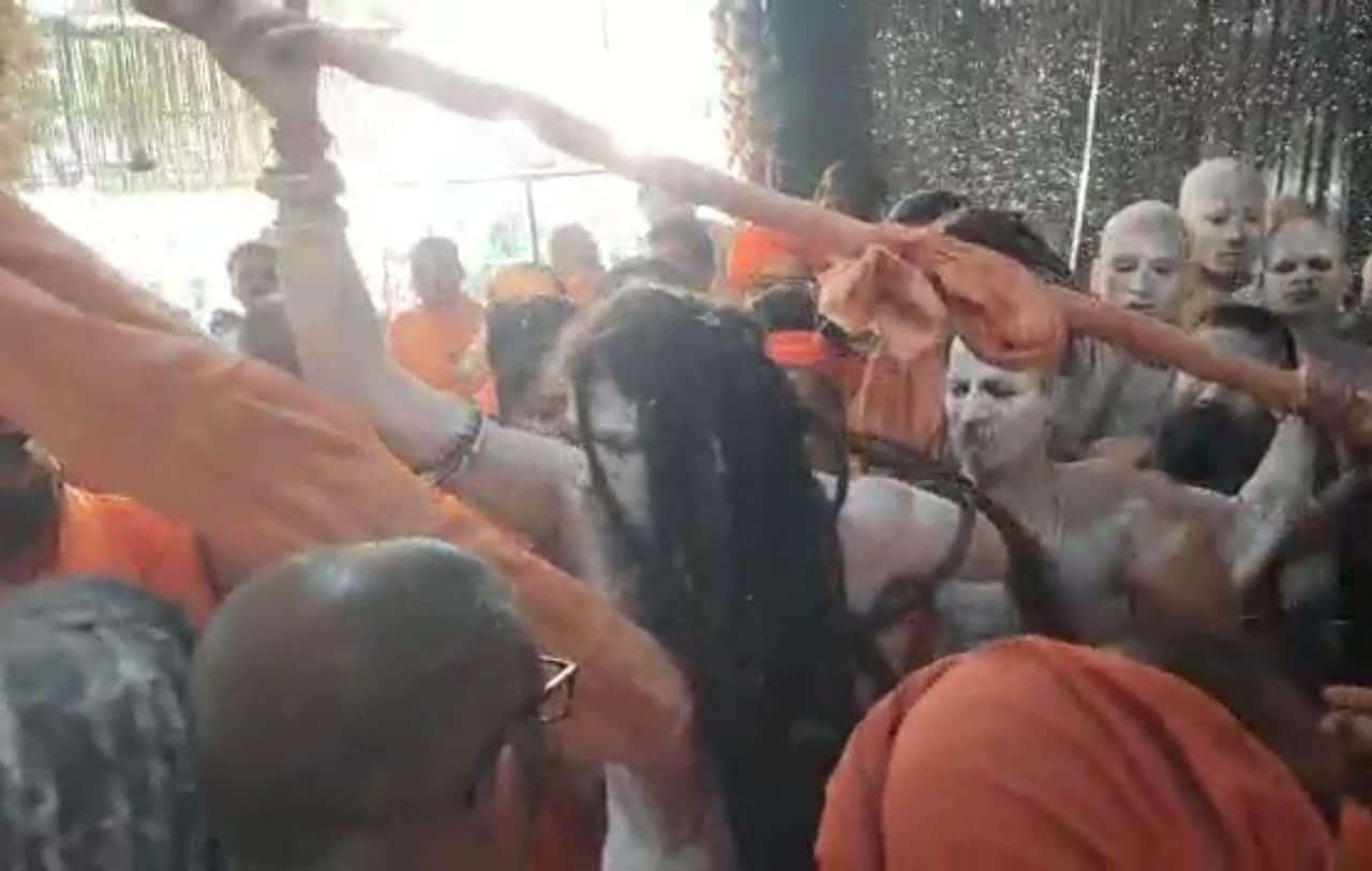 Ganga Dussehra 2023: Sanatan's flag hoisted in Ujjain, saints took out Peshwai, took bath