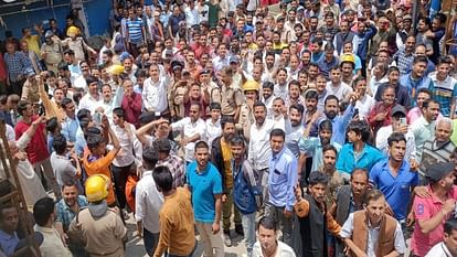 Uttarakhand Uttarkashi News case of abducting a minor girl High shopkeepers protest and many left city