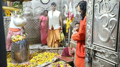 Ujjain Mahakal: President of Akhara Parishad ravindra puri maharaj visited Baba Mahakal