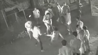 Young man was brutally beaten by attackers in Sadar Bazar of Shahjahanpur case went viral