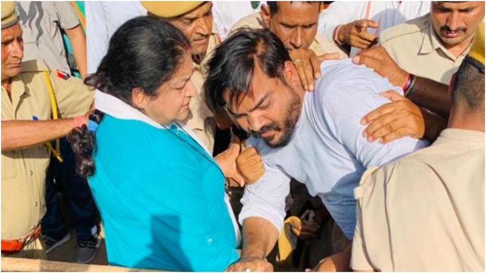 AAP workers protested against PM Modi in Ajmer State President Paliwal attacked the Center
