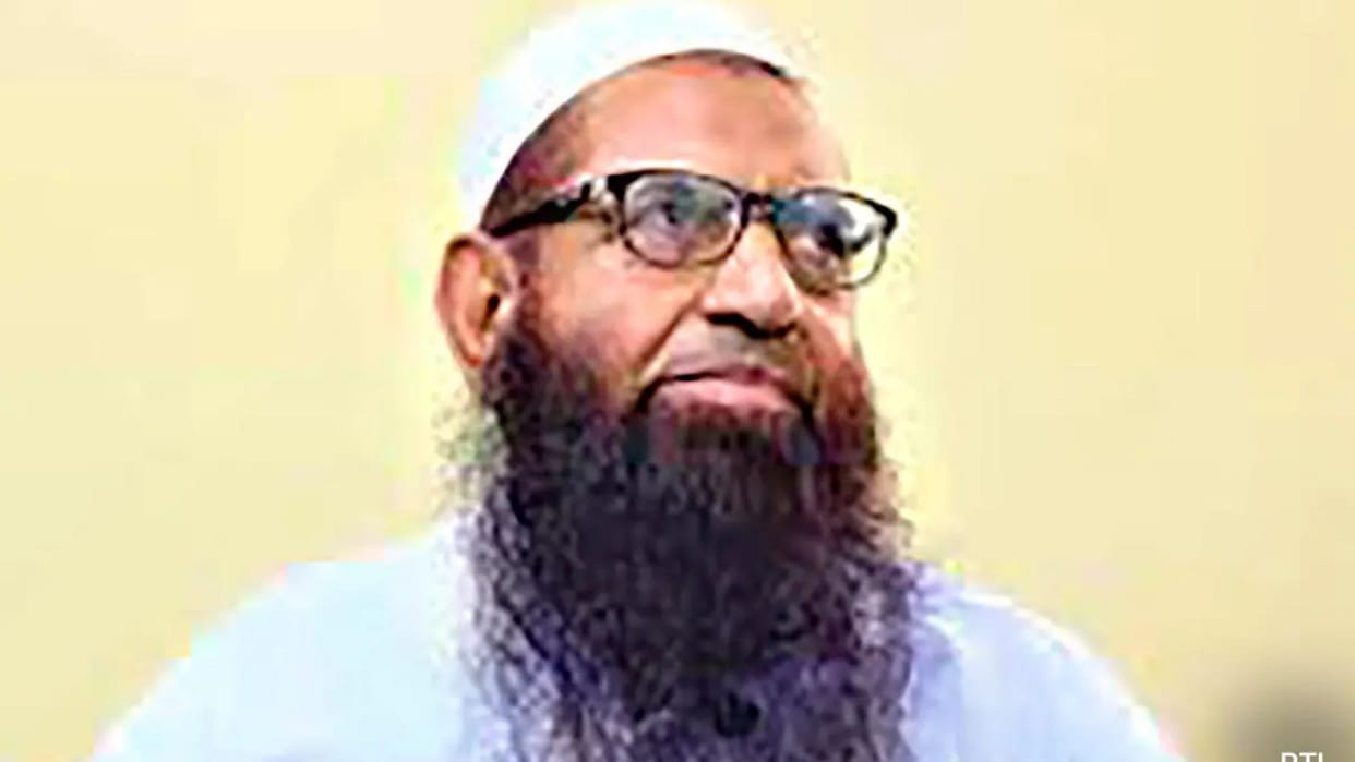 LeT terrorist Abdul Salam Bhuttavi who trained 26/11 attackers dies in Pakistan jail