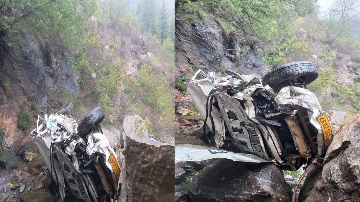 Bolero car fell into ditch on Dharwas-Sural road, one killed, two injured