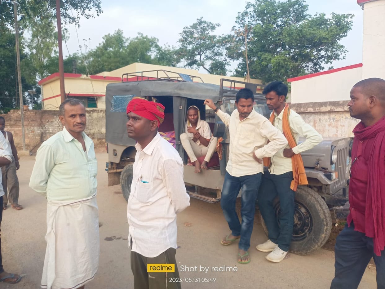 Sonebhadra accident: bike rider hit the brothers sitting outside the shop, elder brother died, younger serious