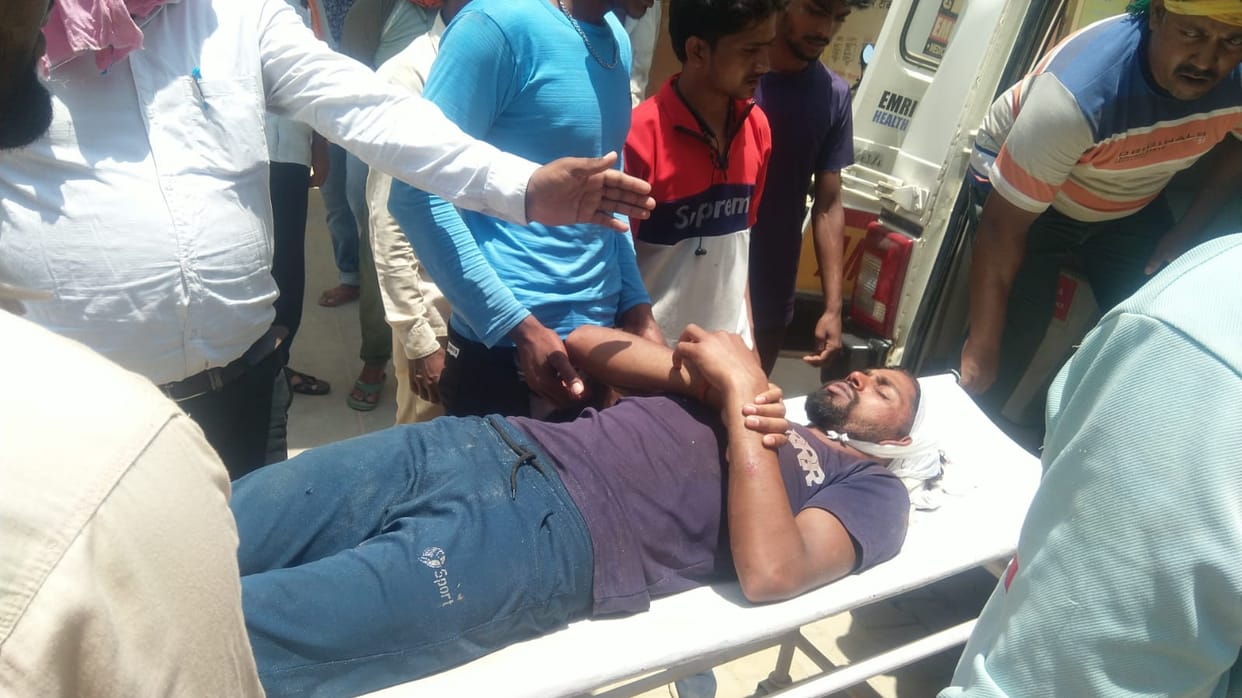 Jaunpur News: Controversy between two parties over fishing, a young man was shot, created a stir