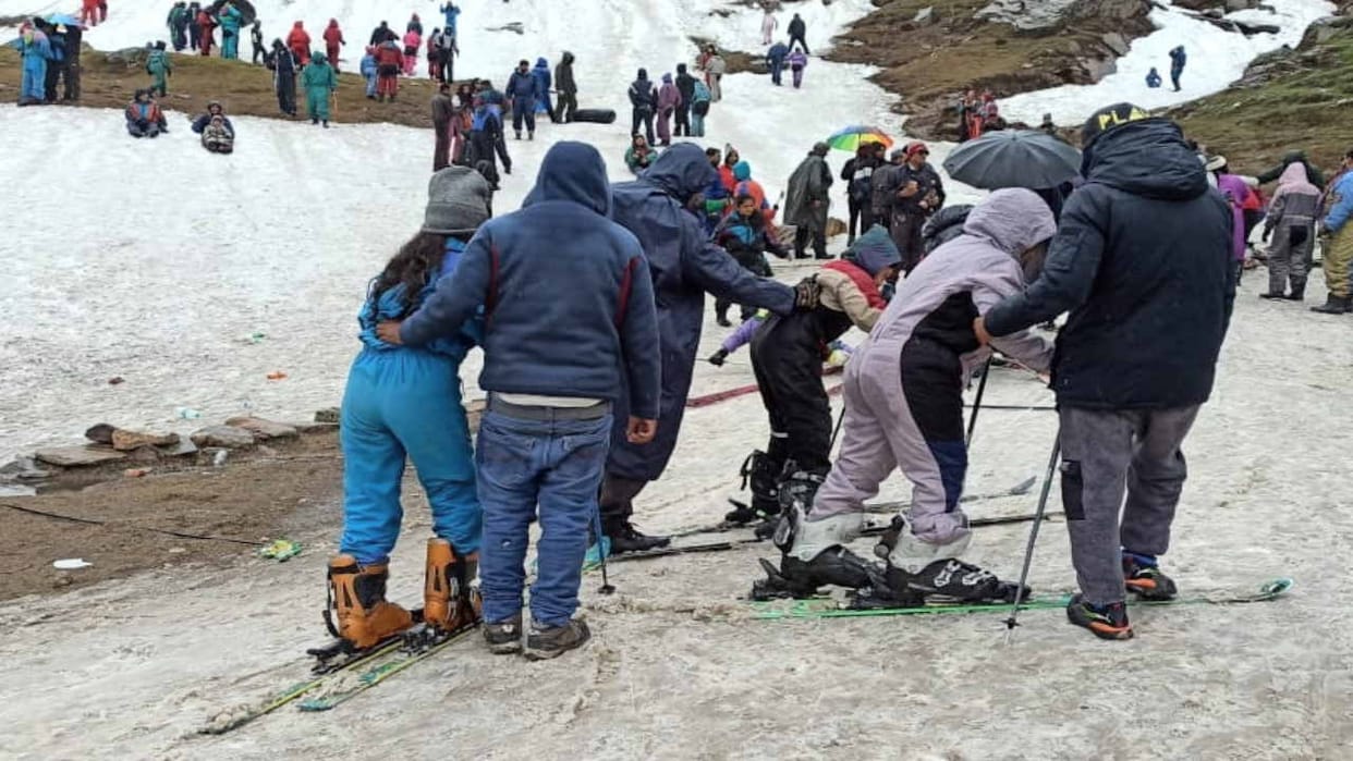 Koksar Granfu Via Kunjam Pass Restored For Four Y Four Vehicles