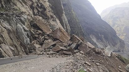 Landslide near Pithoragarh Lipulekh Tawaghat road Dharchula Adi Kailash pilgrims stranded Uttarakhand news