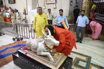 Ujjain Mahakal: President of Akhara Parishad ravindra puri maharaj visited Baba Mahakal