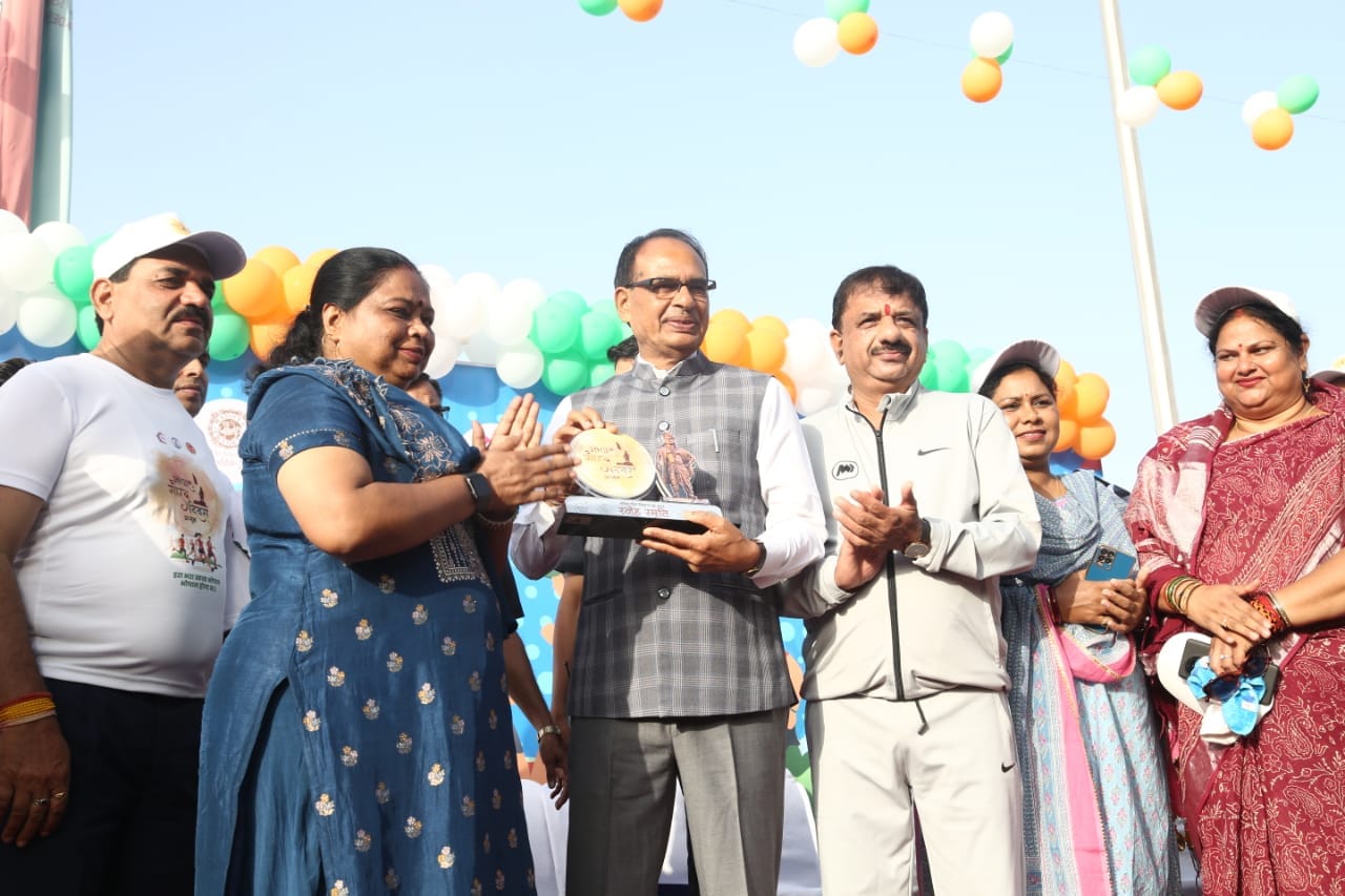 Bhopal News: CM Shivraj participated in Bhopal pride race, festive atmosphere on VIP road