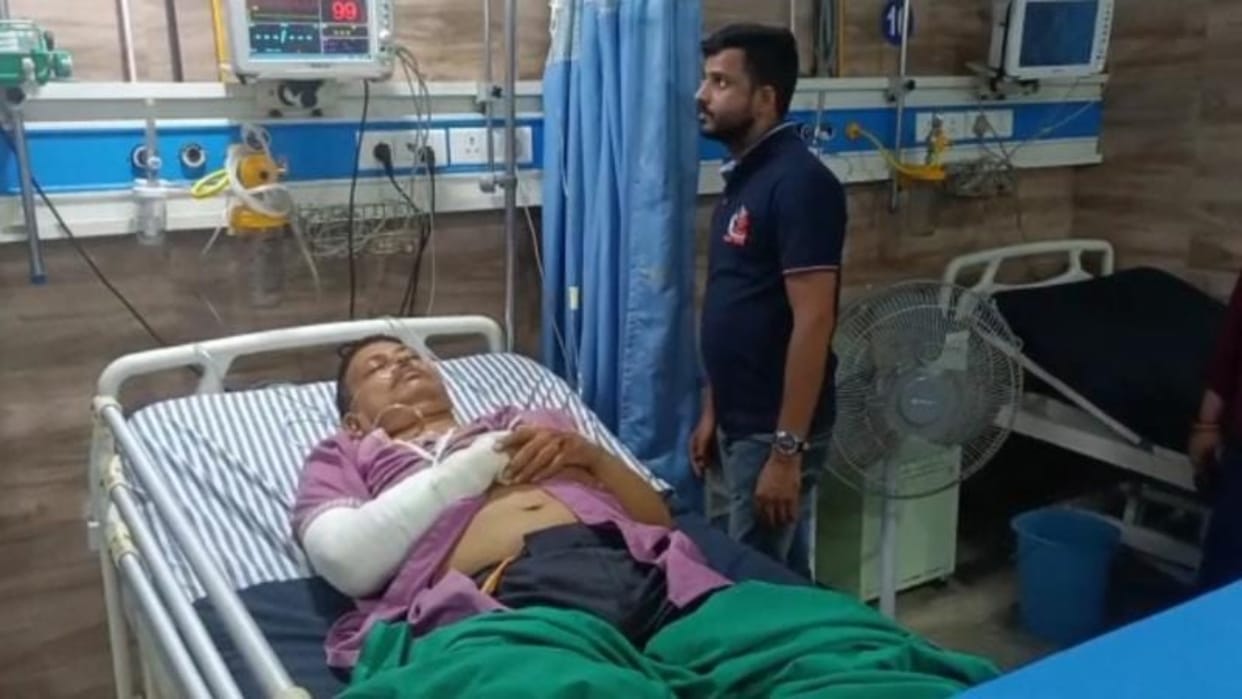 Miscreants shot two bullets at lawyer in Sitamarhi, escaped after snatching bike and mobile of younger brother