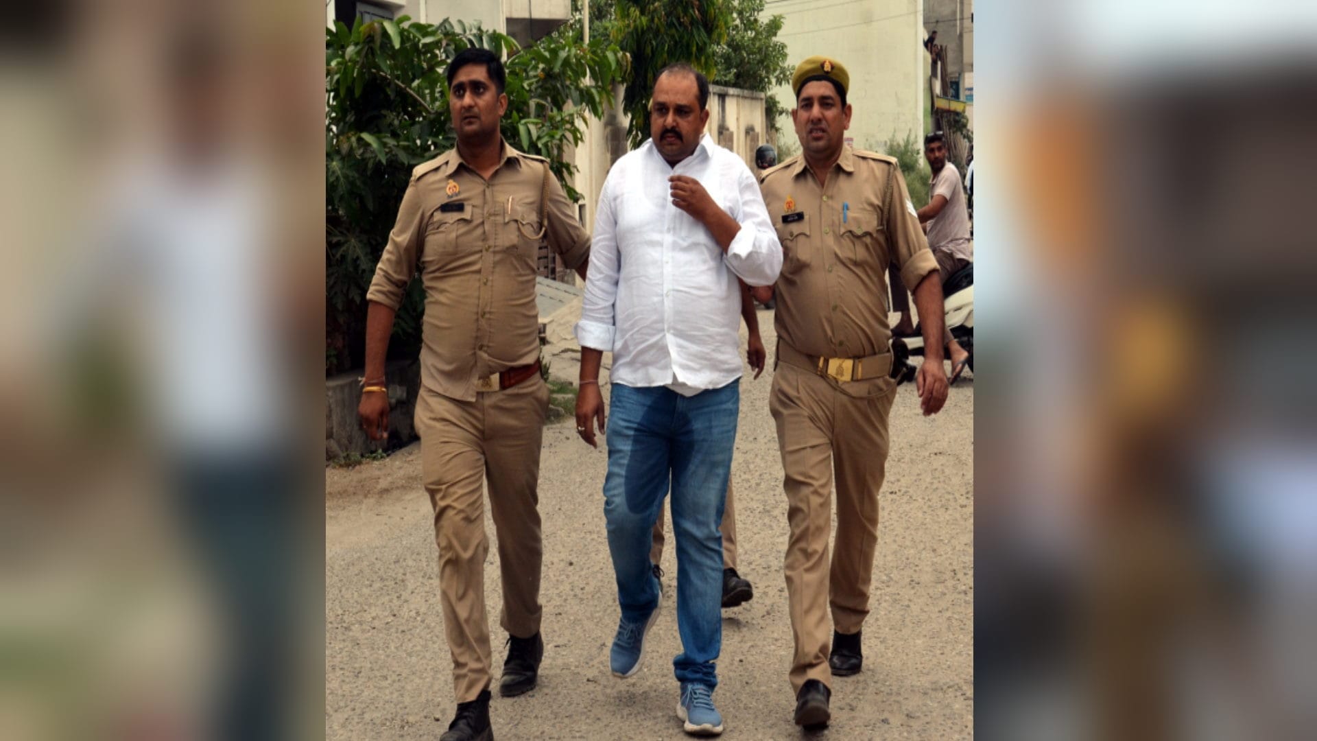Muzaffarnagar: RLD workers demanded action and burnt the effigy of MP Brij Bhushan Sharan Singh