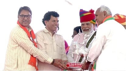 PM Modi said in Rajastah CM Ashok Gehlot and MLA engaged in fighting with each other