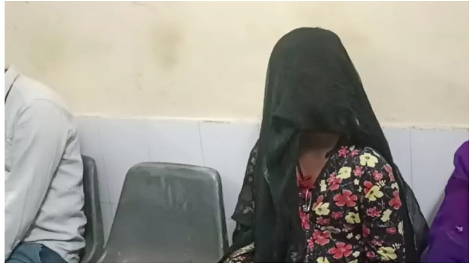 Exorcist Maulvi did obscene act with the girl student in Siwan; hot issue on social media