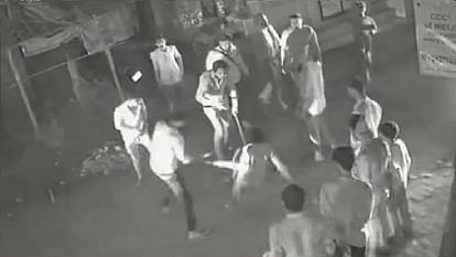 Young man was brutally beaten by attackers in Sadar Bazar of Shahjahanpur case went viral