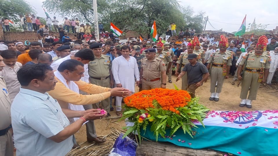 BSF jawan martyred in Manipur, Narendra last rites performed at Lalawas in Bhiwani