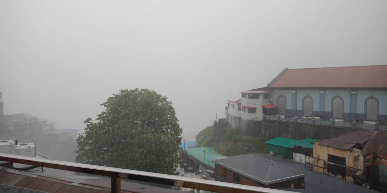 Uttarakhand Weather news Warning of heavy rain and gusty wind in six districts read more Update in hindi