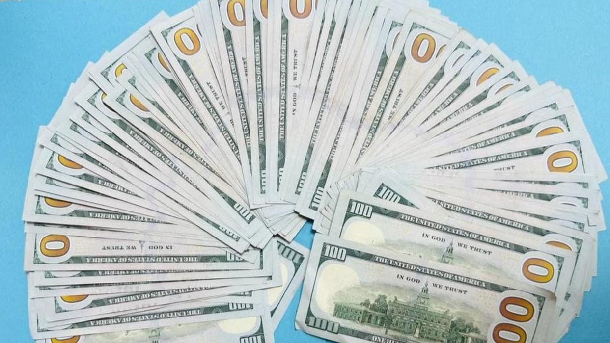 Three passengers arrested from Trichy airport dollars dirhams and riyals worth more than 37 lakhs seized