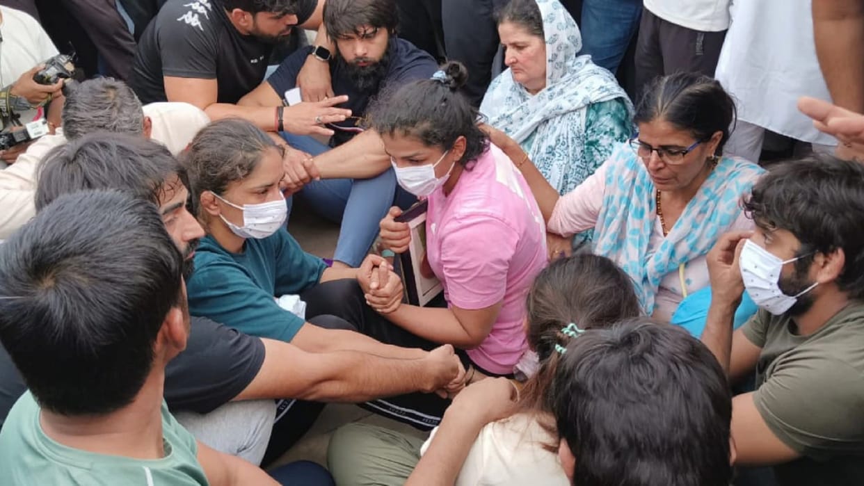 Wrestlers Protest: will the medals of wrestlers be handed over to President or will global bid for medals?