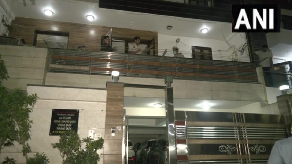 Delhi Double Murder Teachers killed mother-daughter in flat dead bodies found after several days