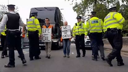 ENG vs IRE: Protesters stopped the bus of the English team going to play Test, test is going on at Lord's